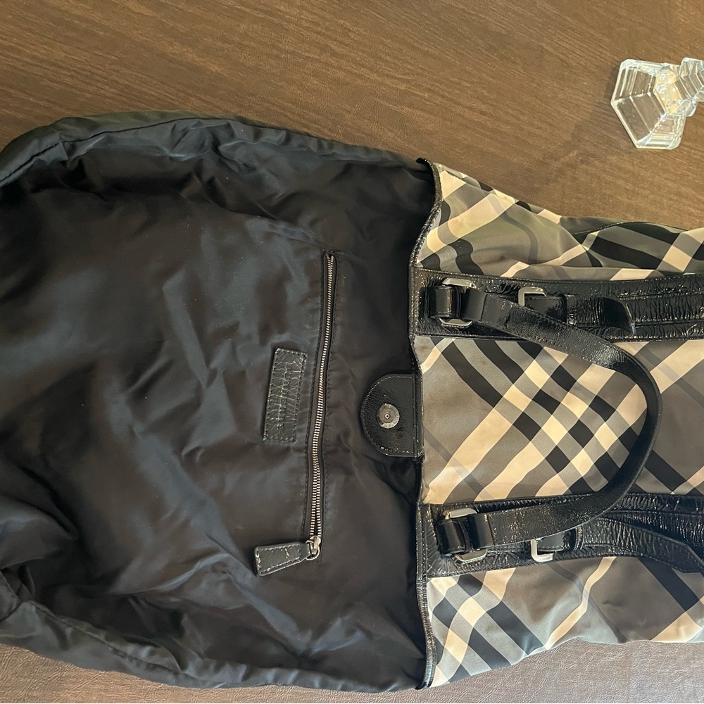 Burberry Lowry Plaid Black Beat Check Tote Shoulder Bag with Dust Bag - Picture 4 of 16